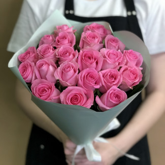 Букет из 21 розовой розы 40 см