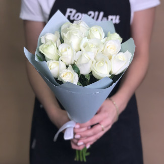 Букет из 15 белых роз (50 см)