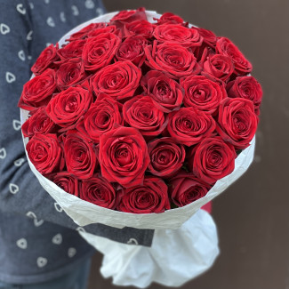 Букет из красных роз Вечерний Ургант