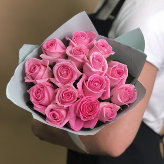 15 розовых роз 40 см